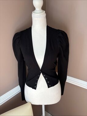 DANIELLE BERNSTEIN Black V-Neck Puff-Sleeve Button Cardigan